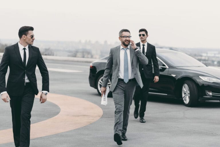 مرافقة وحراسة الشخصيات الهامة