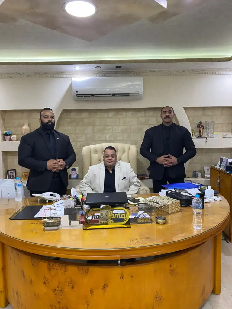 فريق الحماية أثناء تنفيذ مهمة