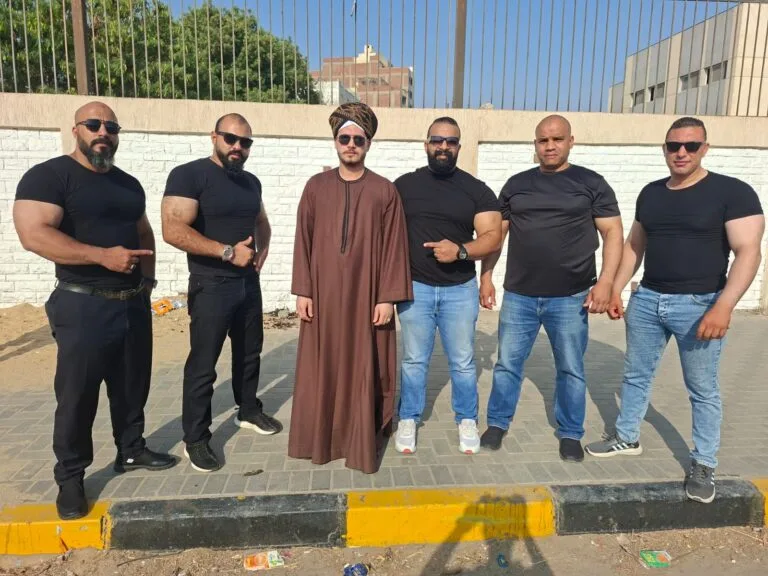 فريق الحماية أثناء تنفيذ مهمة